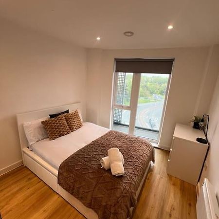 2 Bed Corner Apartment With Gym Manchester Luaran gambar