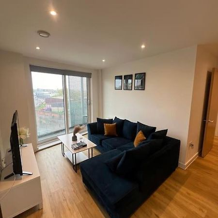 2 Bed Corner Apartment With Gym Manchester Luaran gambar