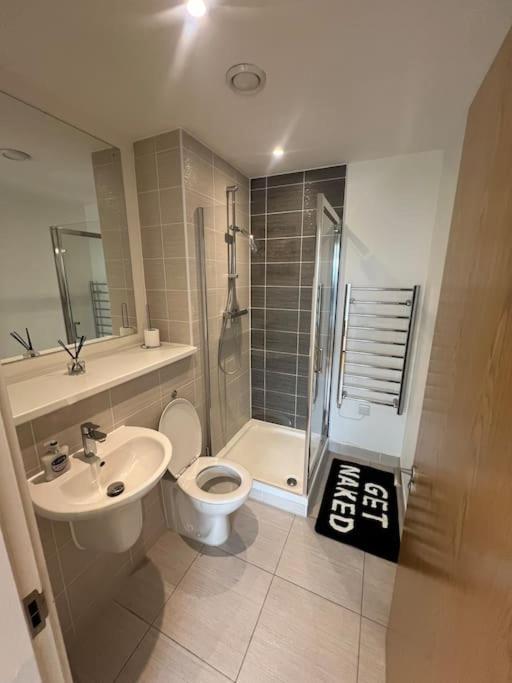 2 Bed Corner Apartment With Gym Manchester Luaran gambar