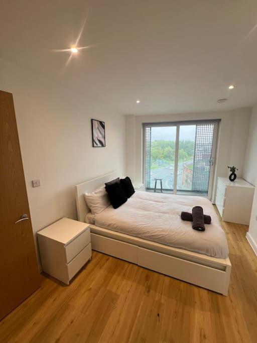 2 Bed Corner Apartment With Gym Manchester Luaran gambar